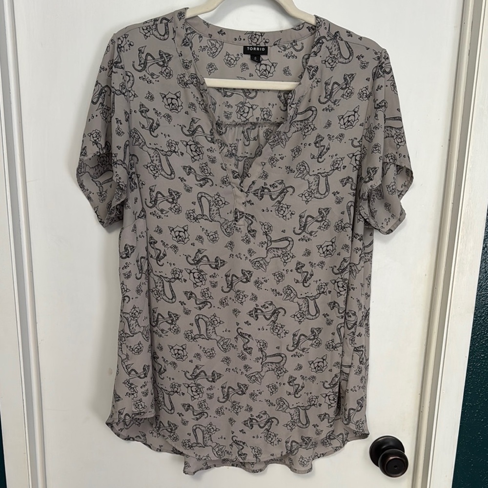 Torrid Flutter Sleeve Blouse in Black and Gray
